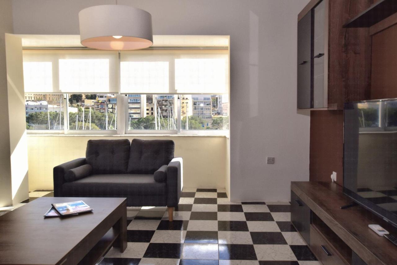 2 Bedroom, Bright & Central Top Floor Apartment - 5 مسيدا المظهر الخارجي الصورة