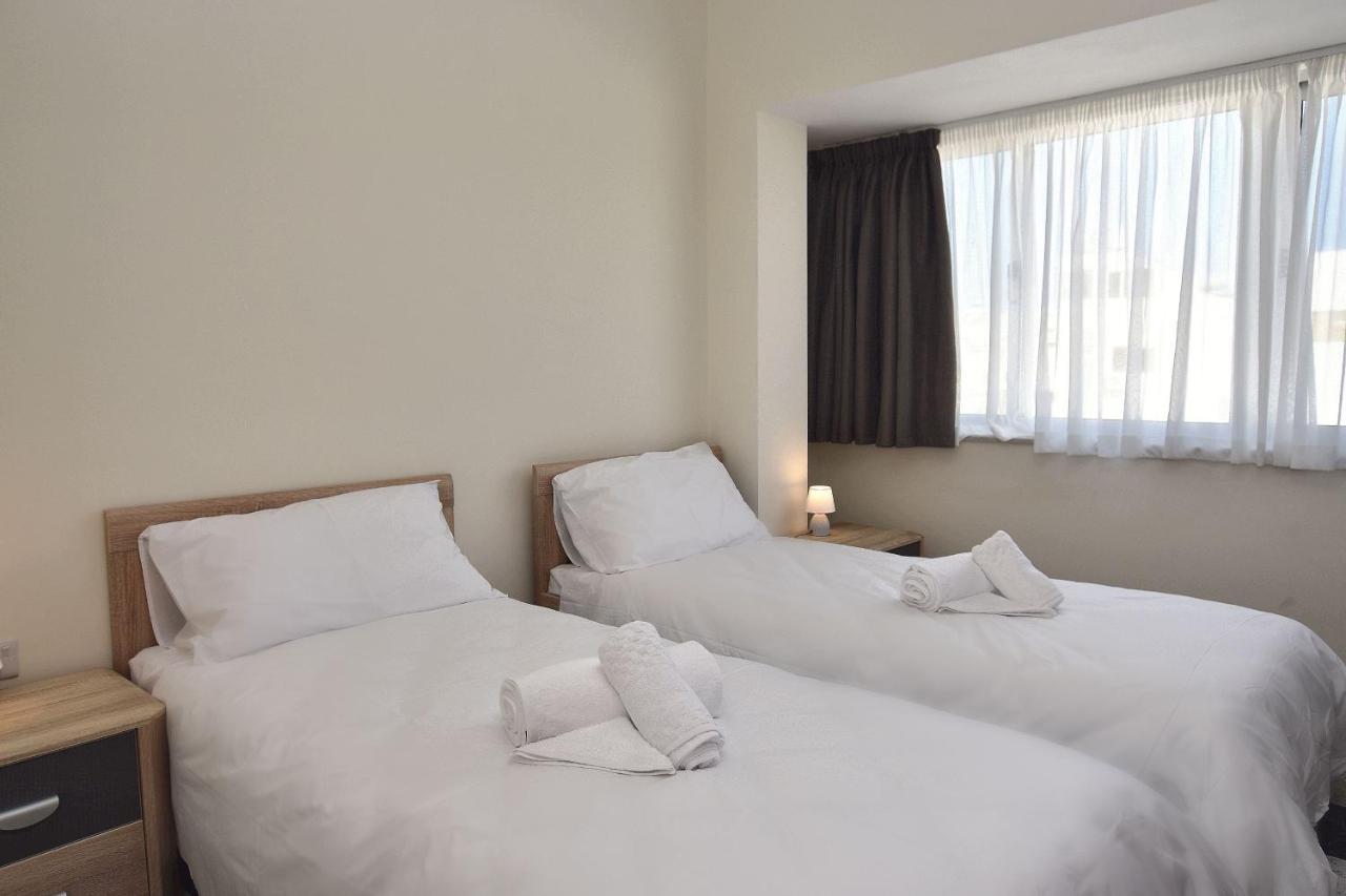 2 Bedroom, Bright & Central Top Floor Apartment - 5 مسيدا المظهر الخارجي الصورة